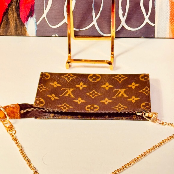 Louis Vuitton Monogram Vintage Brown Pouch Chain - Picture 12 of 15